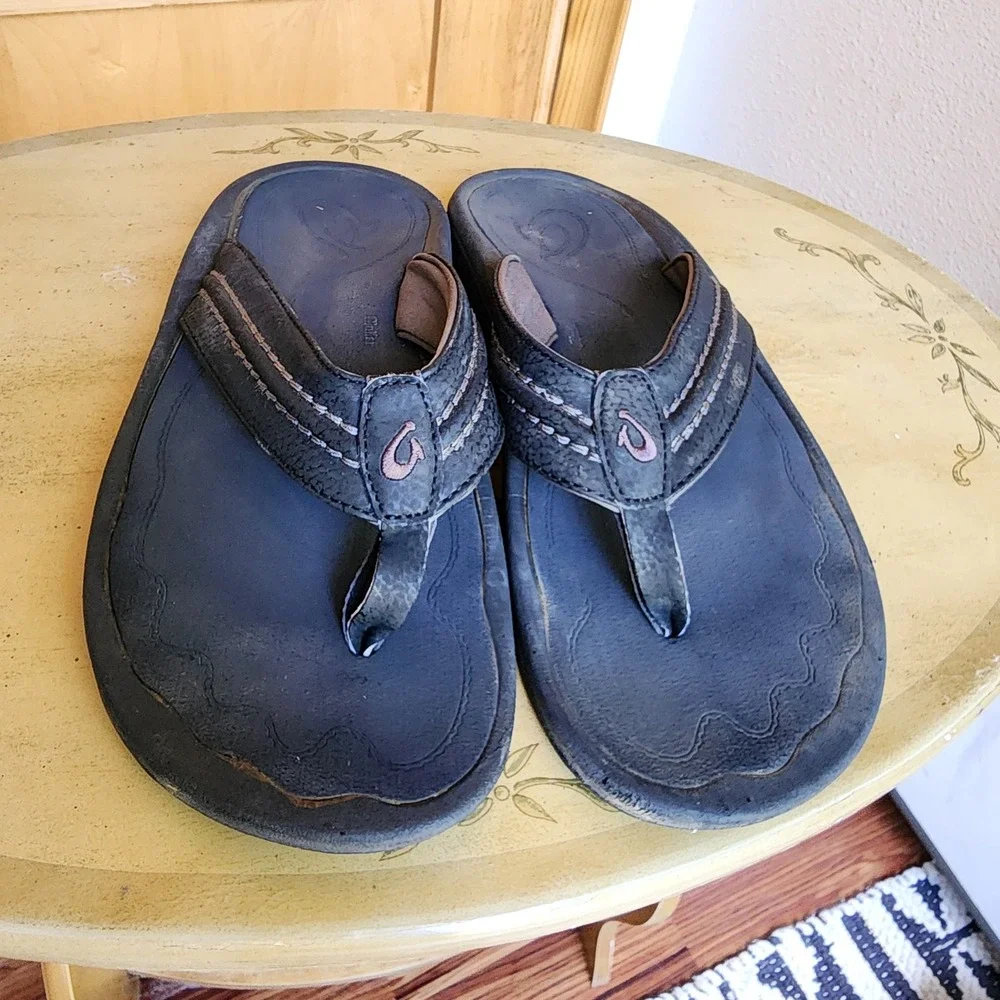 OluKai Ohana US 11 Mens Black Beach Sandals Flip Flops Comfort Casual Resort